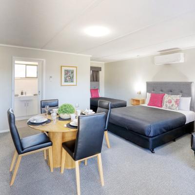 Deni Motel Family Room 1a